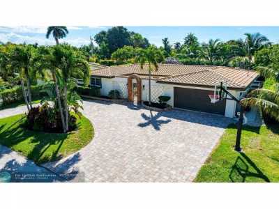 Home For Sale in Lighthouse Point, Florida