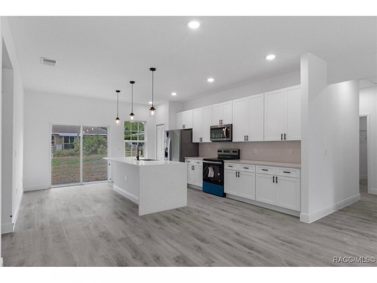 Picture of Home For Sale in Citrus Springs, Florida, United States