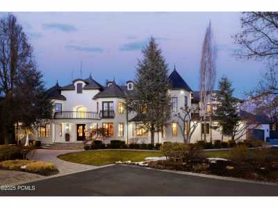 Home For Sale in Holladay, Utah