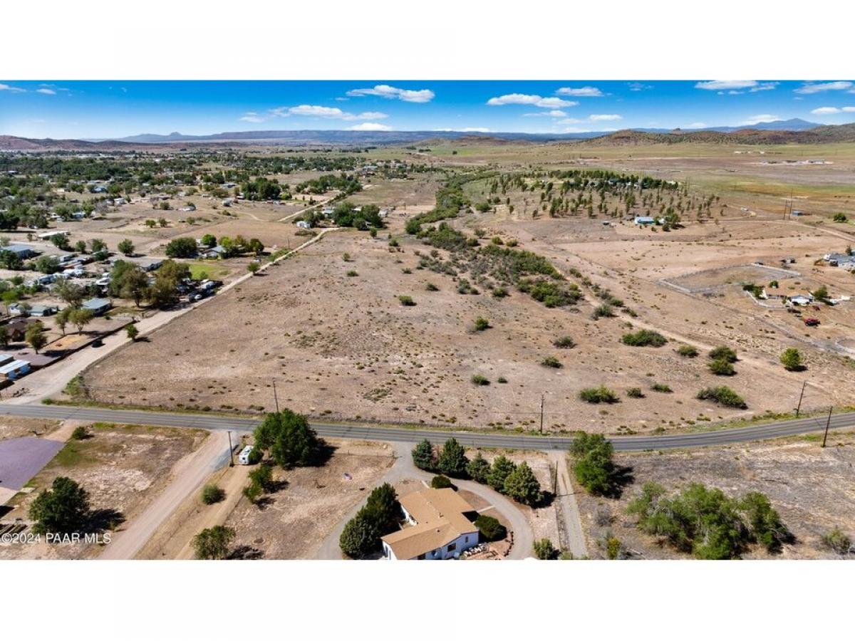 Picture of Residential Land For Sale in Chino Valley, Arizona, United States