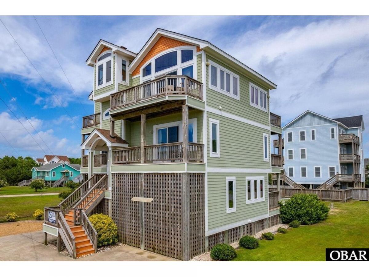 Picture of Home For Sale in Waves, North Carolina, United States