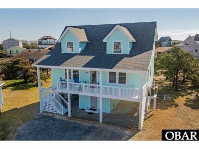 Home For Sale in Avon, North Carolina