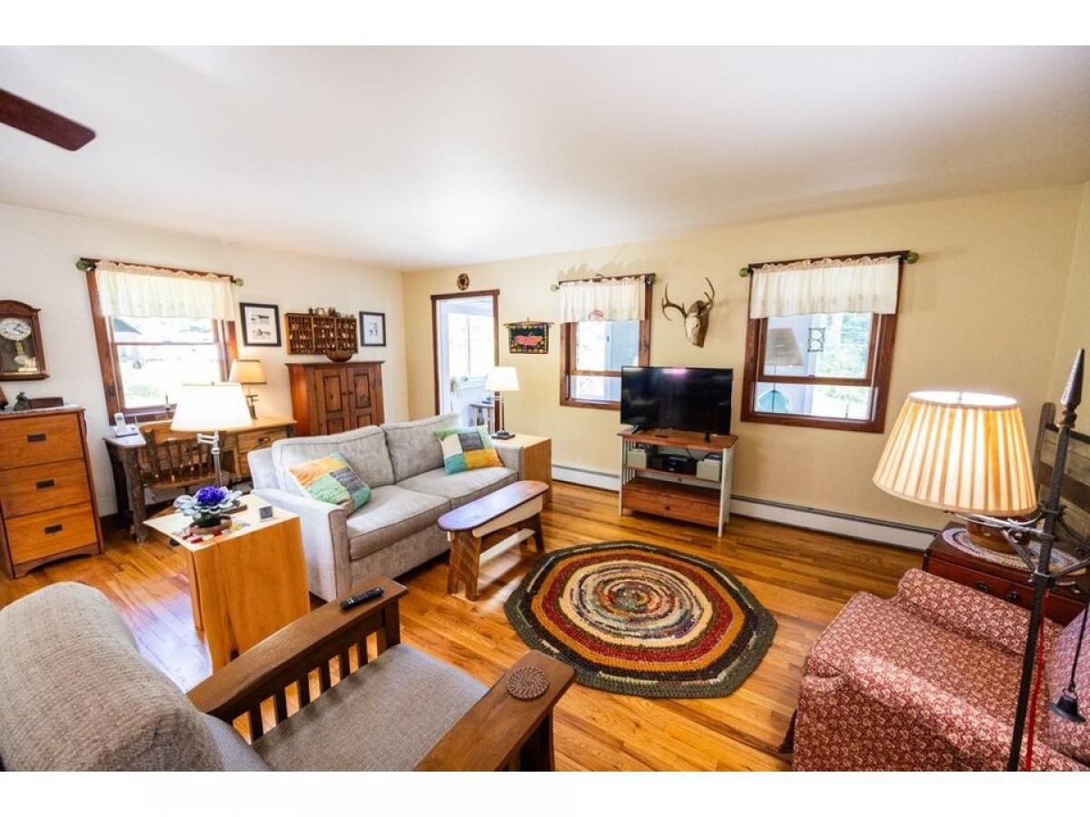 Picture of Home For Sale in Warrensburg, New York, United States