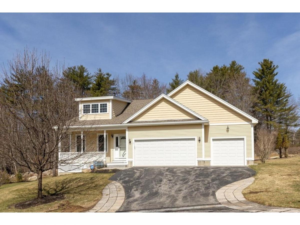 Picture of Home For Sale in Laconia, New Hampshire, United States