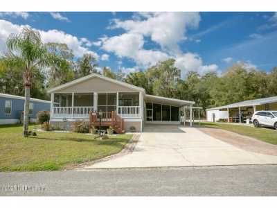 Home For Sale in Satsuma, Florida