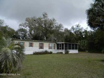 Home For Sale in Pomona Park, Florida