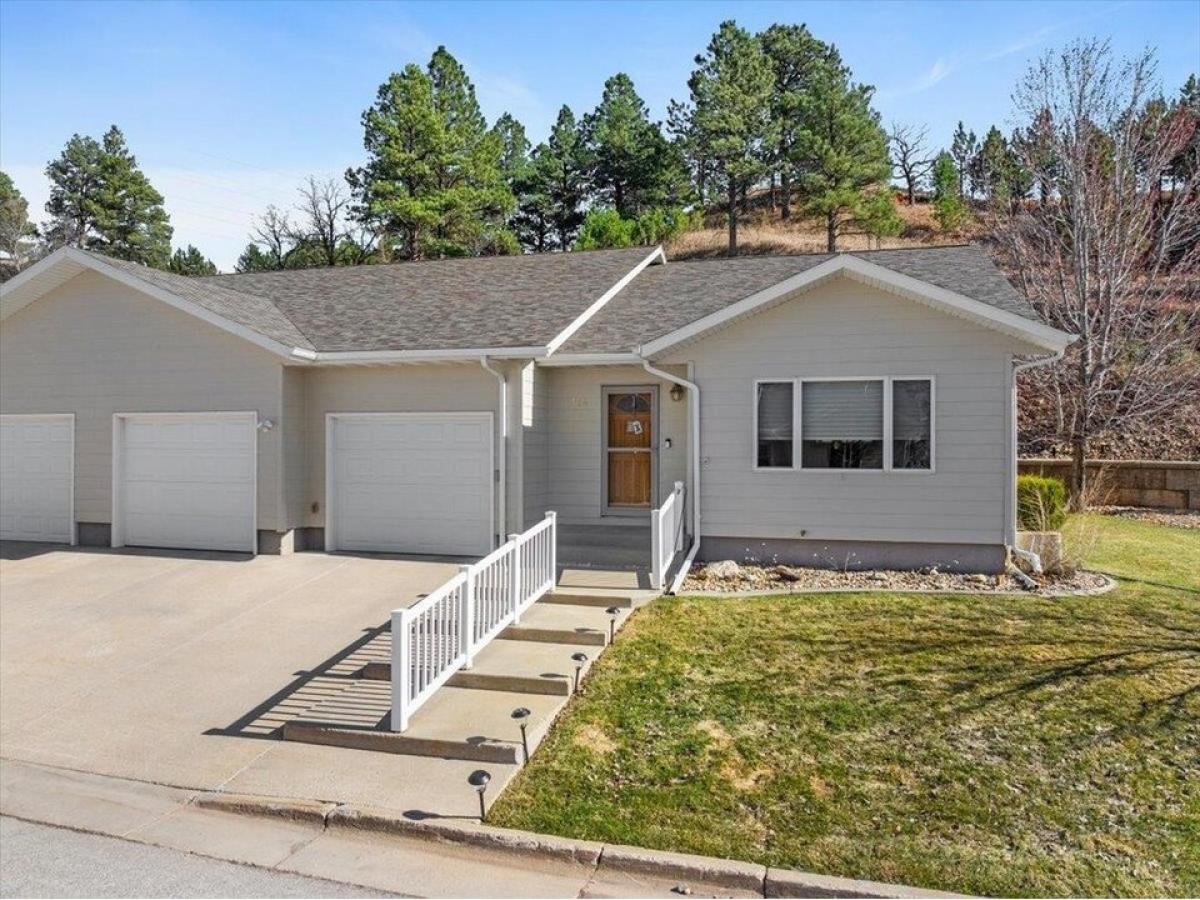 Picture of Home For Sale in Spearfish, South Dakota, United States