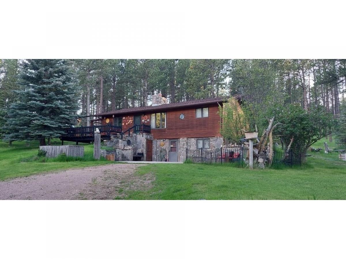 Picture of Home For Sale in Custer, South Dakota, United States