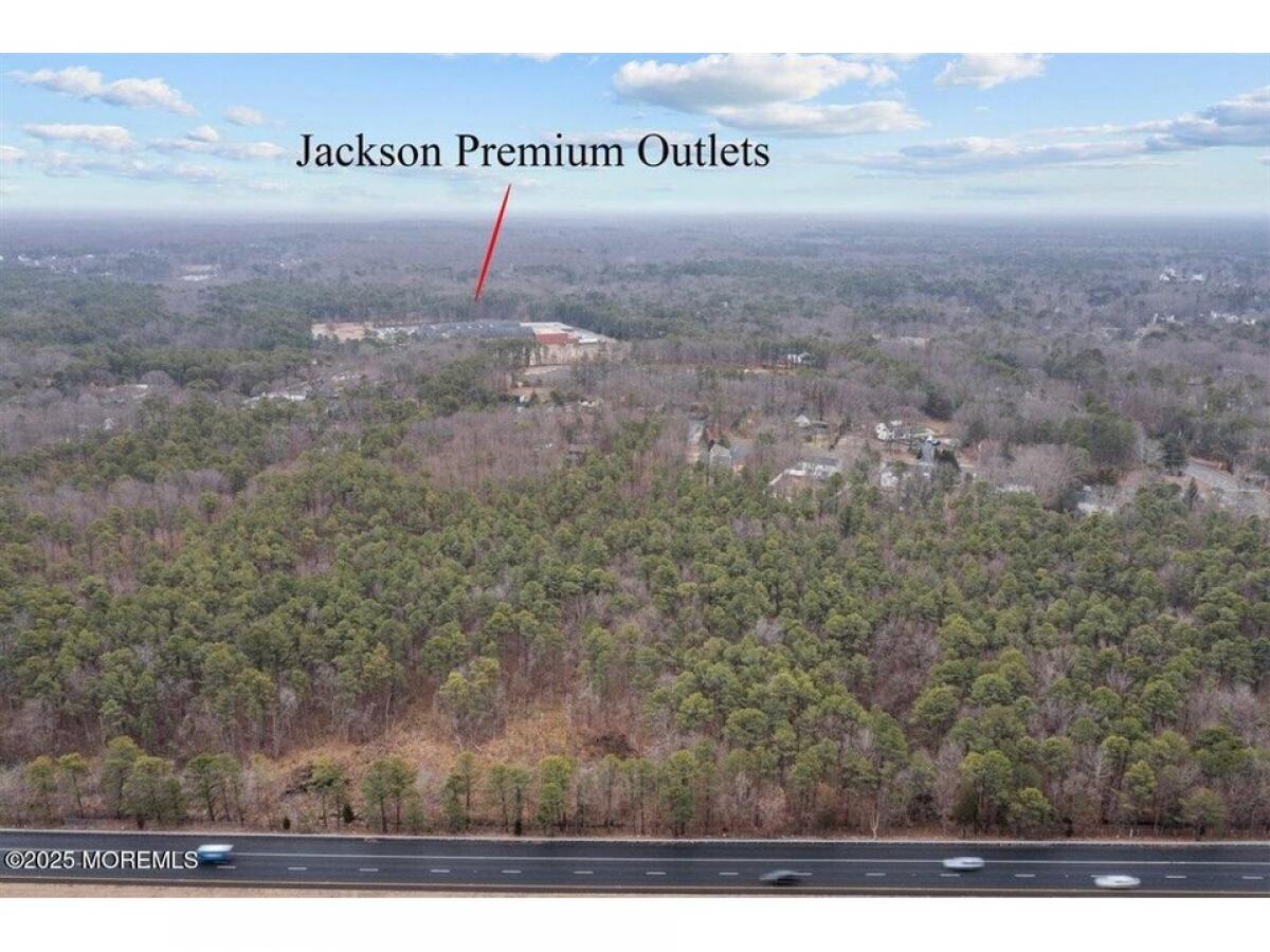 Picture of Home For Sale in Jackson, New Jersey, United States