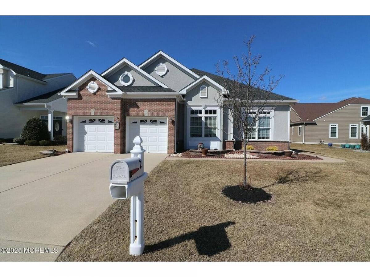 Picture of Home For Sale in Waretown, New Jersey, United States