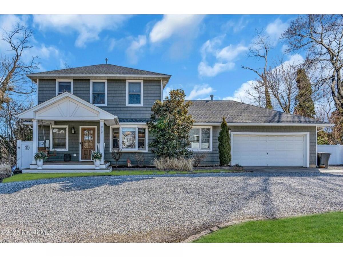 Picture of Home For Sale in Point Pleasant, New Jersey, United States
