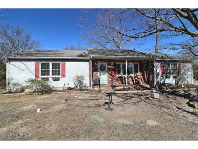 Home For Sale in Toms River, New Jersey