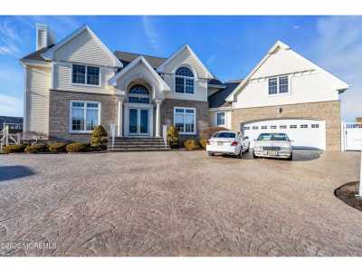 Home For Sale in Bayville, New Jersey