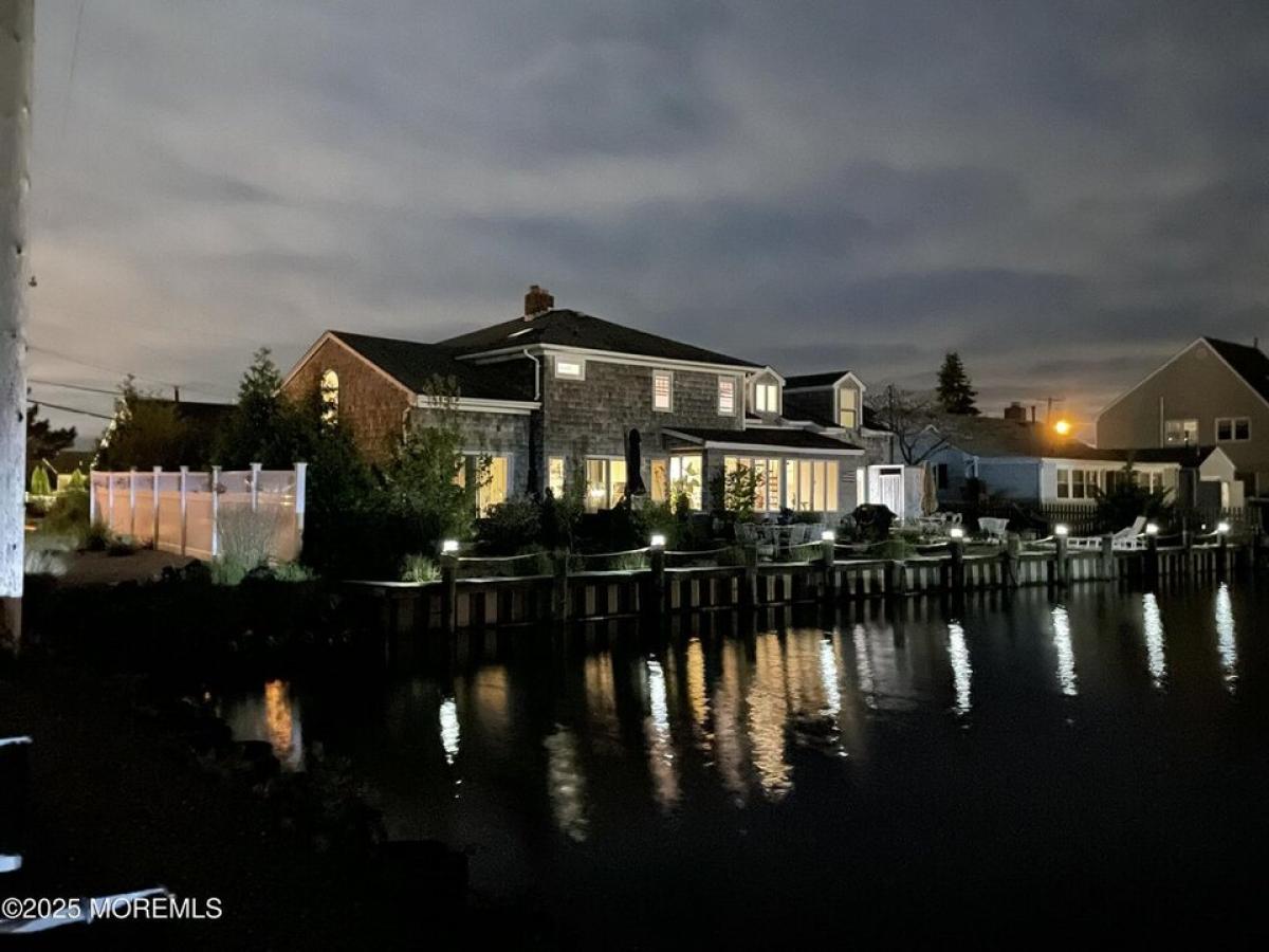 Picture of Home For Rent in Mantoloking, New Jersey, United States