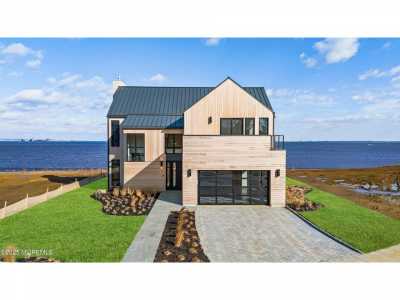 Home For Sale in Atlantic Highlands, New Jersey