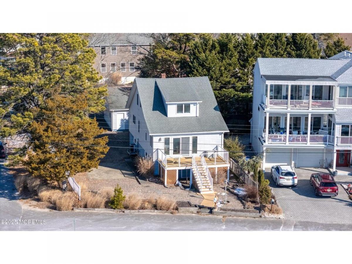 Picture of Home For Sale in Toms River, New Jersey, United States