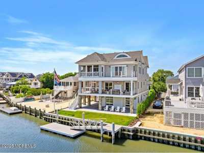 Home For Sale in Manasquan, New Jersey
