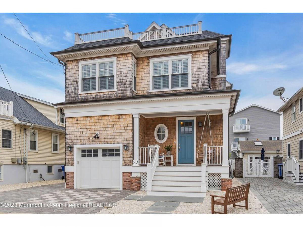 Picture of Home For Sale in Normandy Beach, New Jersey, United States