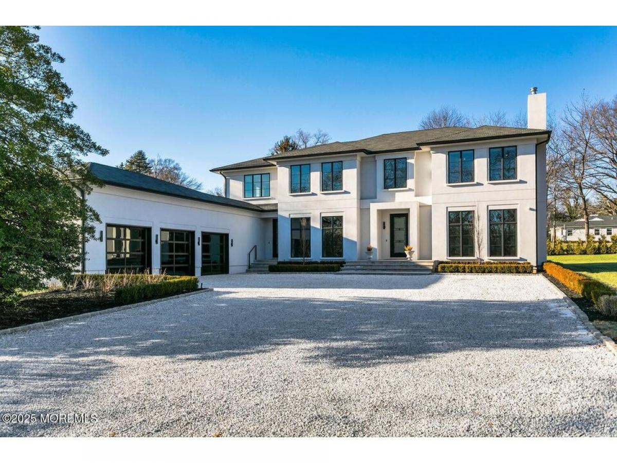 Picture of Home For Sale in Rumson, New Jersey, United States
