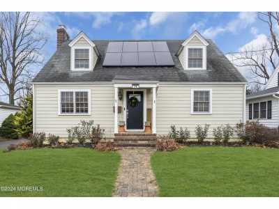 Home For Sale in Freehold, New Jersey