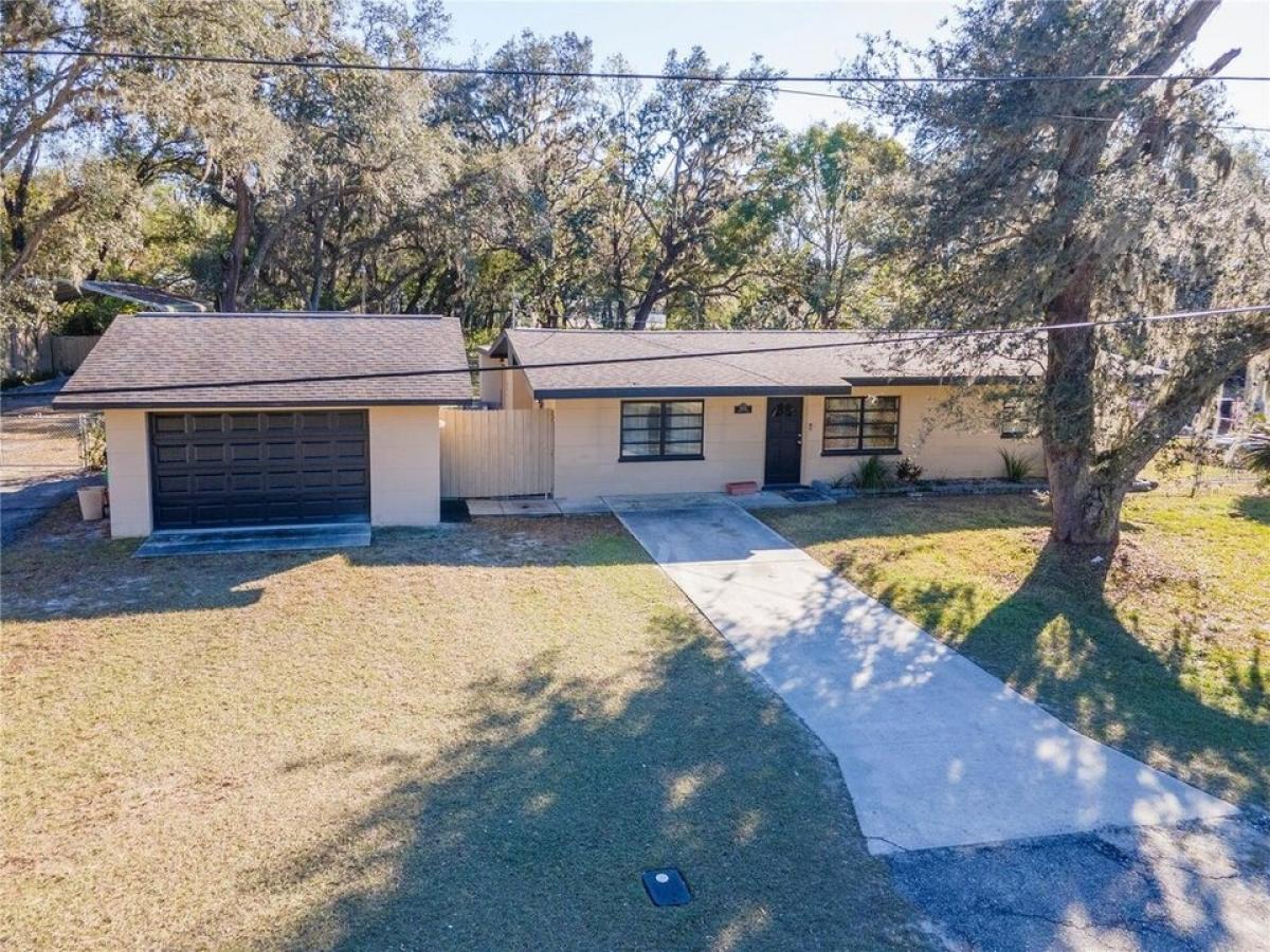 Picture of Home For Sale in Zephyrhills, Florida, United States