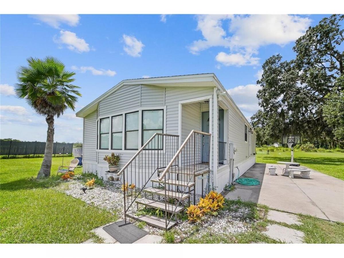 Picture of Home For Sale in Weirsdale, Florida, United States