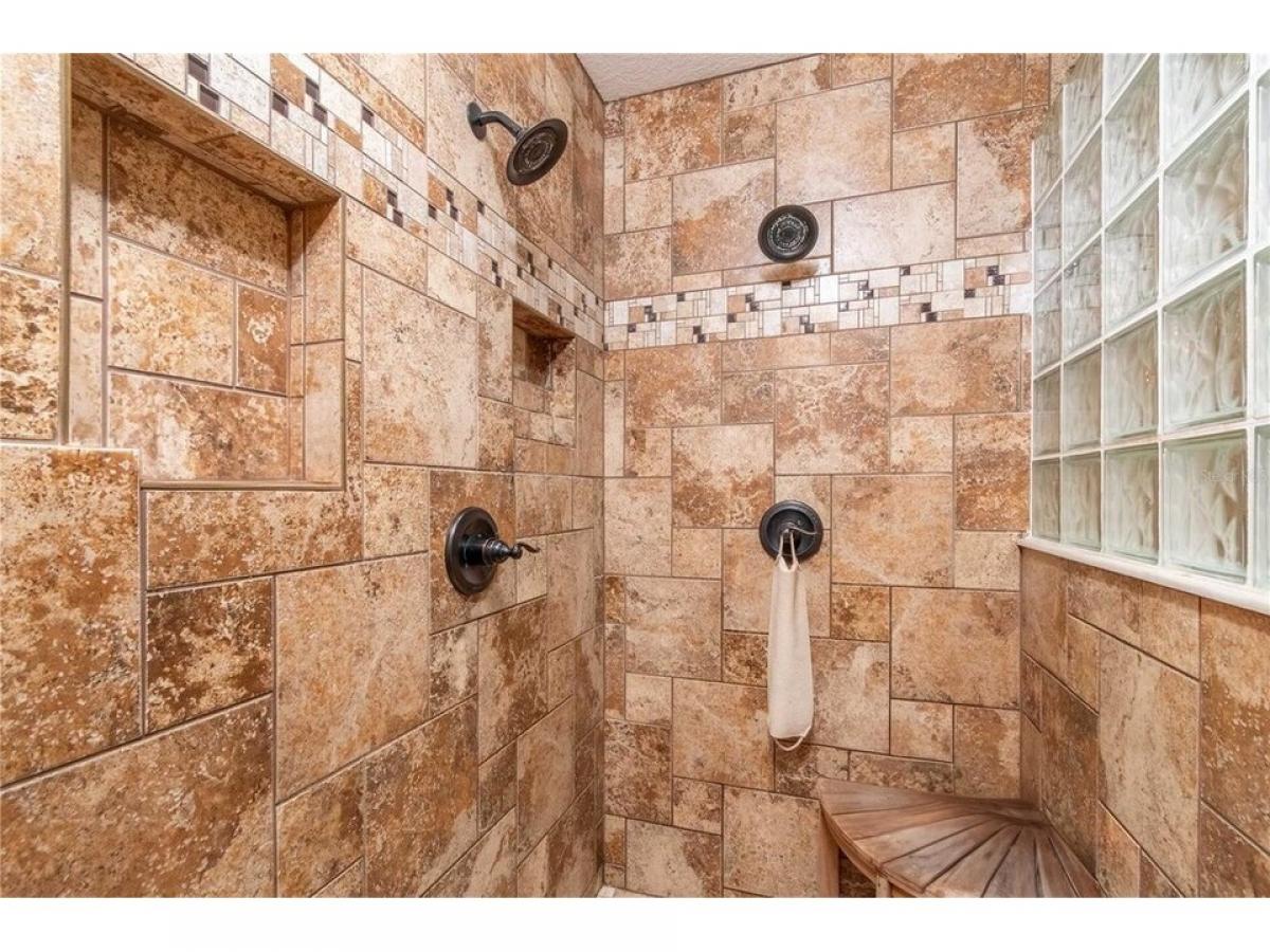 Picture of Home For Sale in Weirsdale, Florida, United States