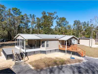 Home For Sale in Branford, Florida