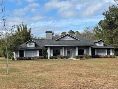 Home For Sale in Reddick, Florida