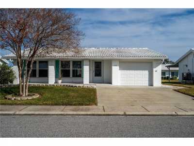 Home For Sale in Pinellas Park, Florida