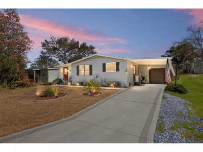 Home For Sale in Lady Lake, Florida