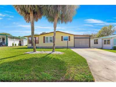 Home For Sale in Lady Lake, Florida