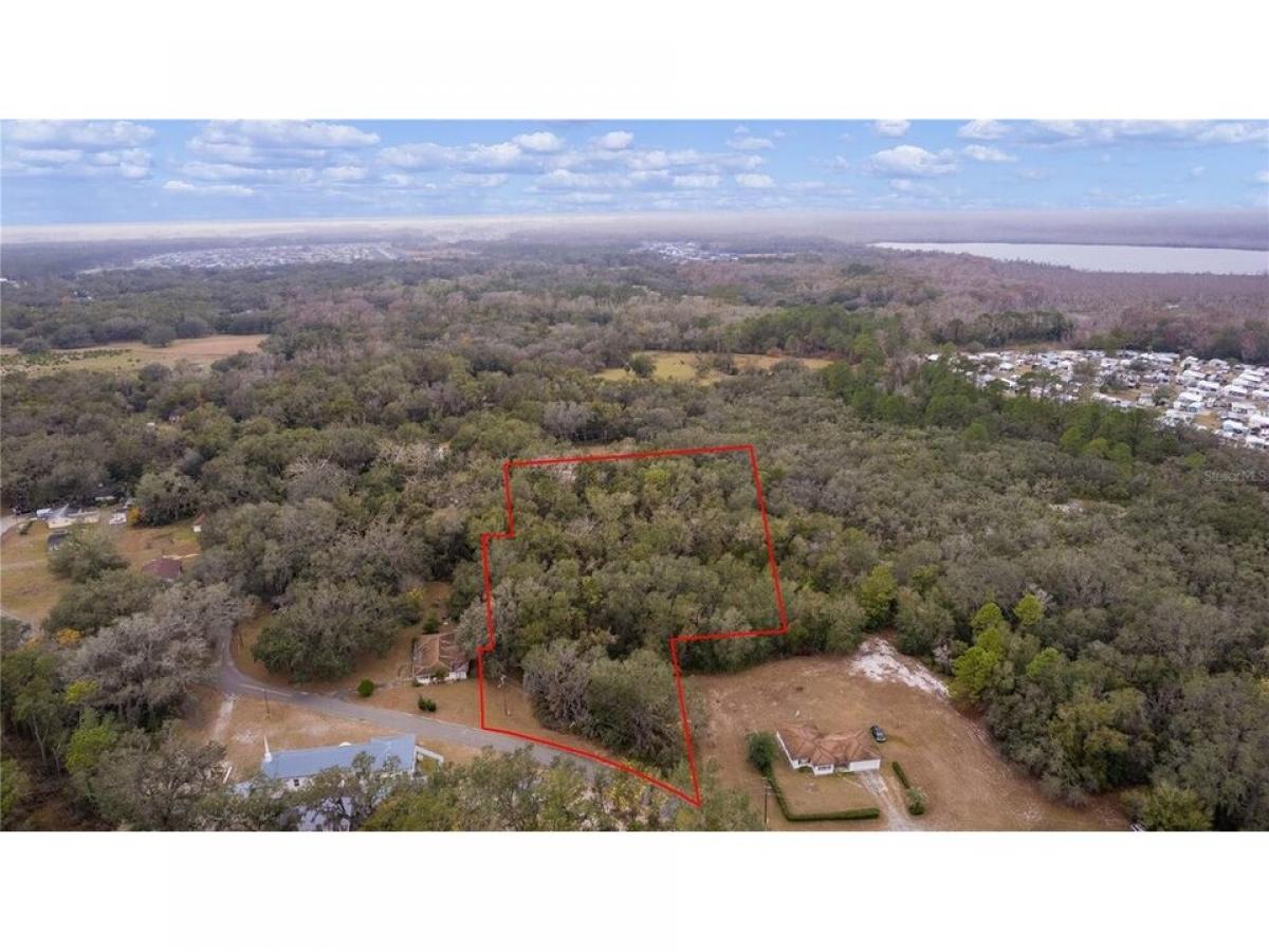 Picture of Residential Land For Sale in Okahumpka, Florida, United States