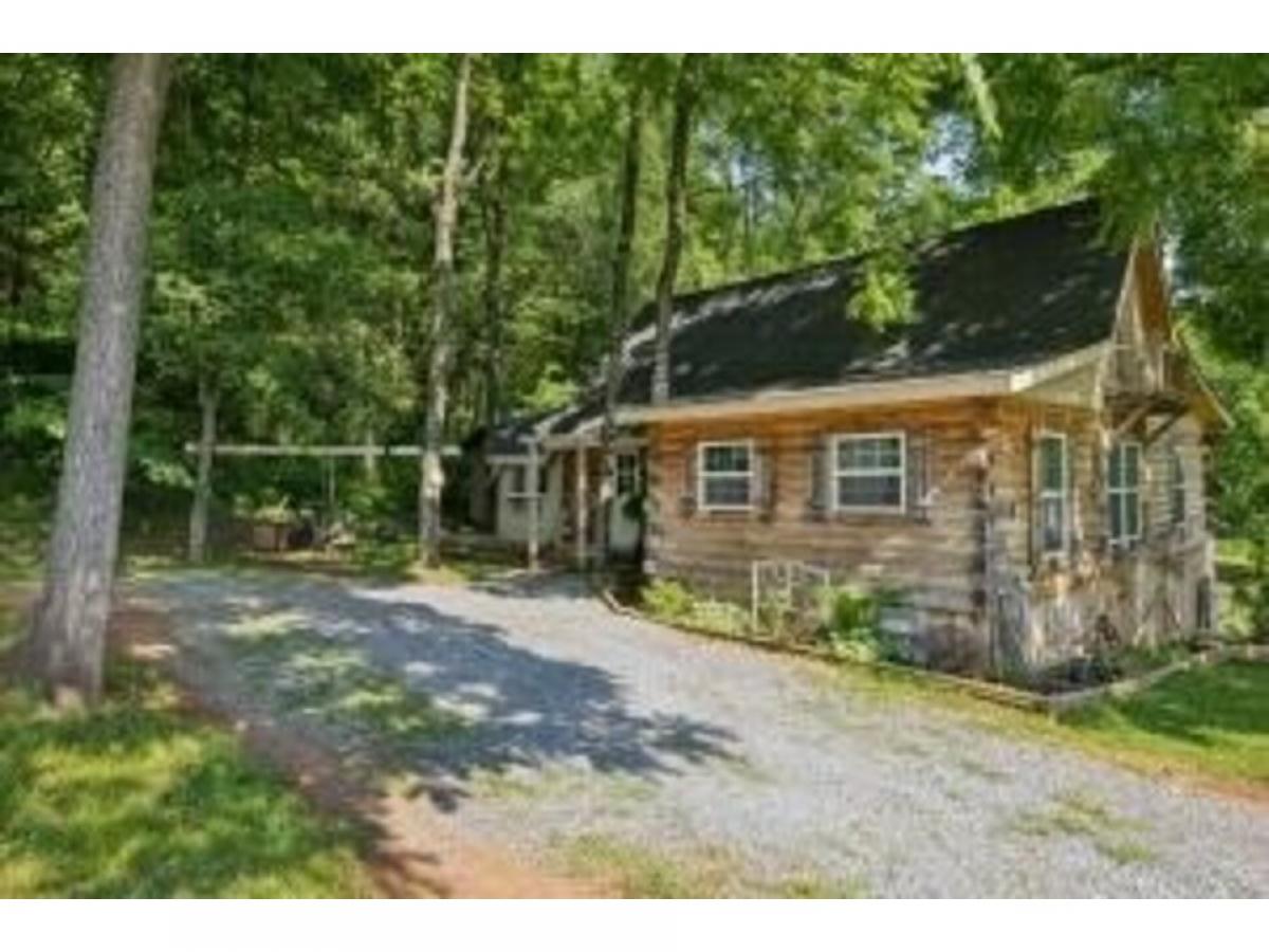 Picture of Home For Sale in Cosby, Tennessee, United States