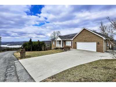 Home For Sale in Maynardville, Tennessee