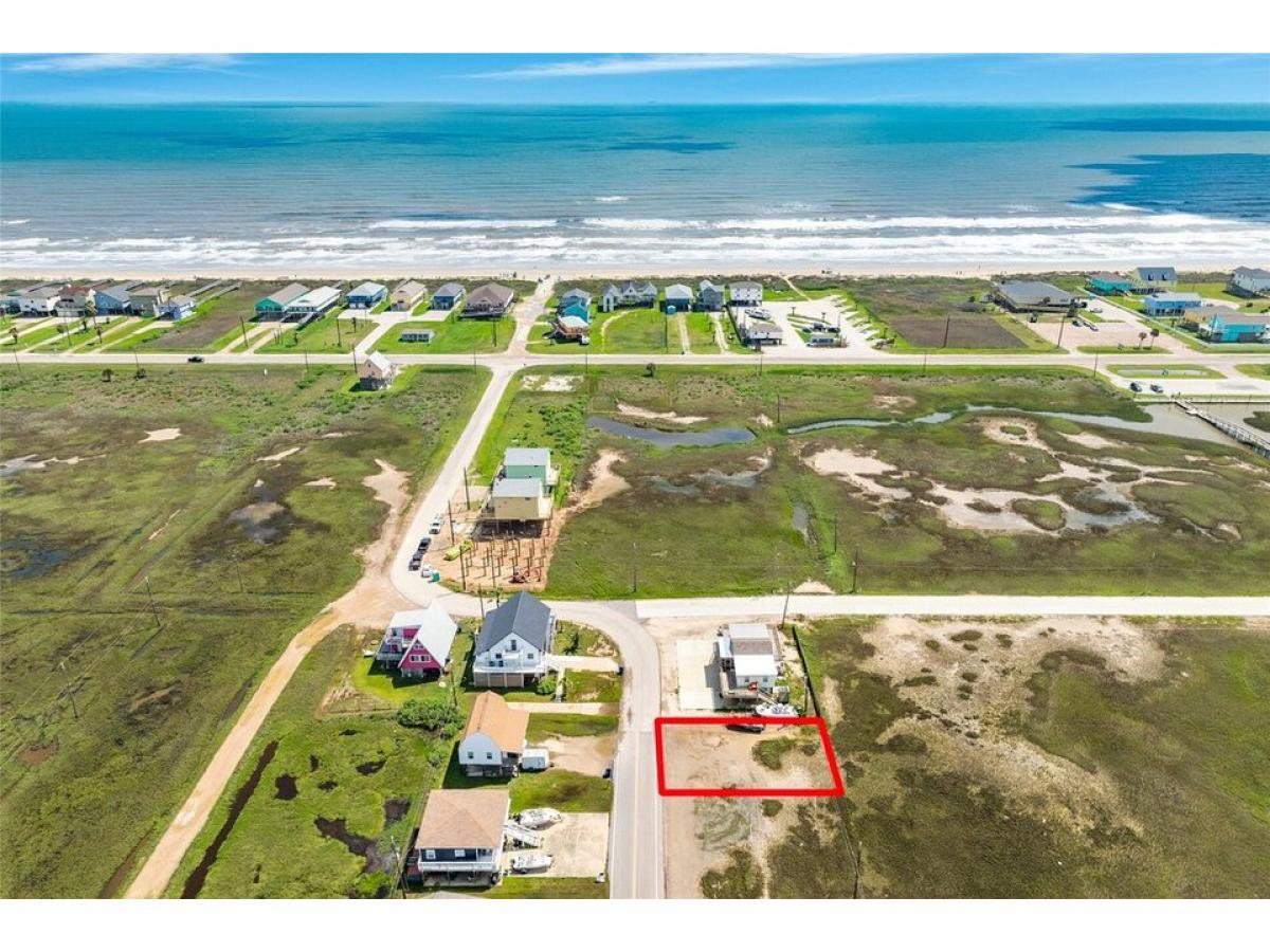 Picture of Residential Land For Sale in Surfside Beach, Texas, United States