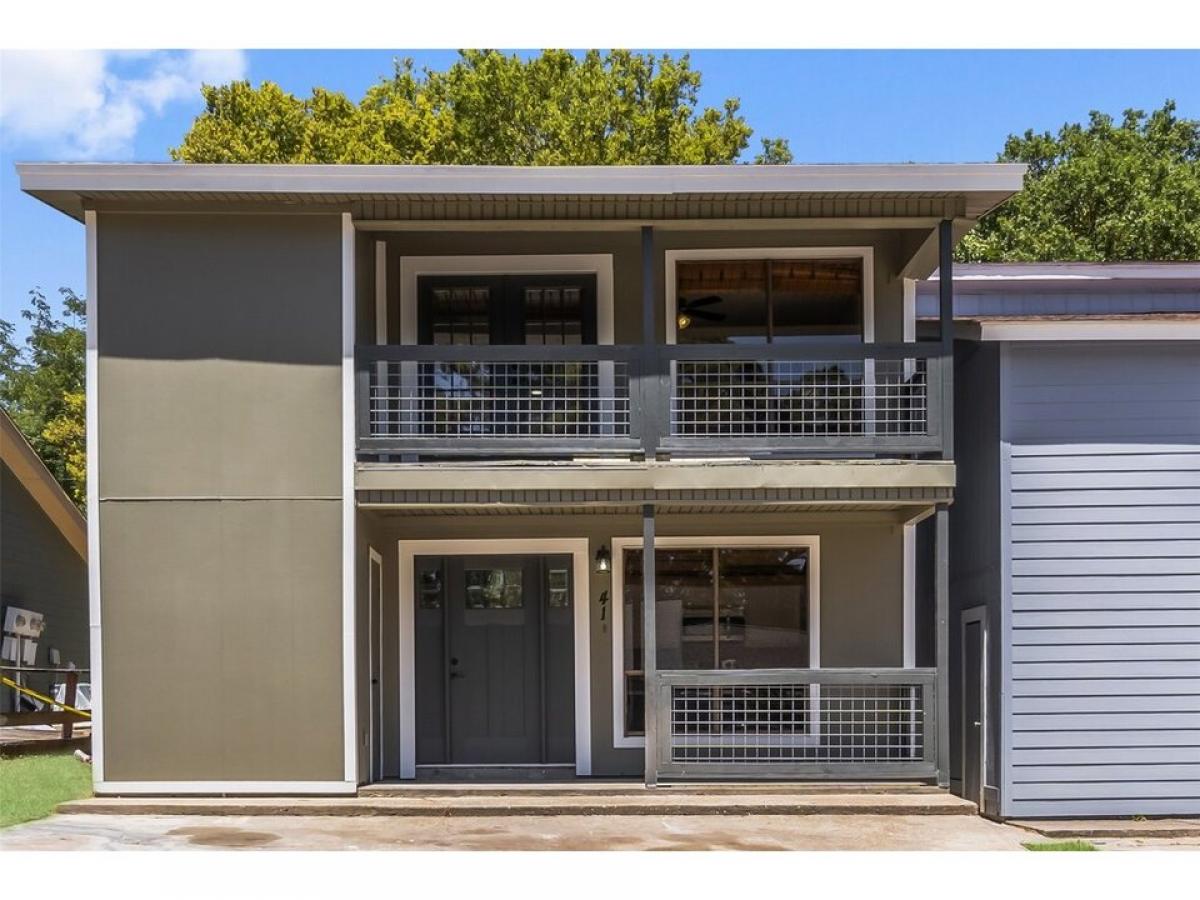 Picture of Home For Sale in Coldspring, Texas, United States