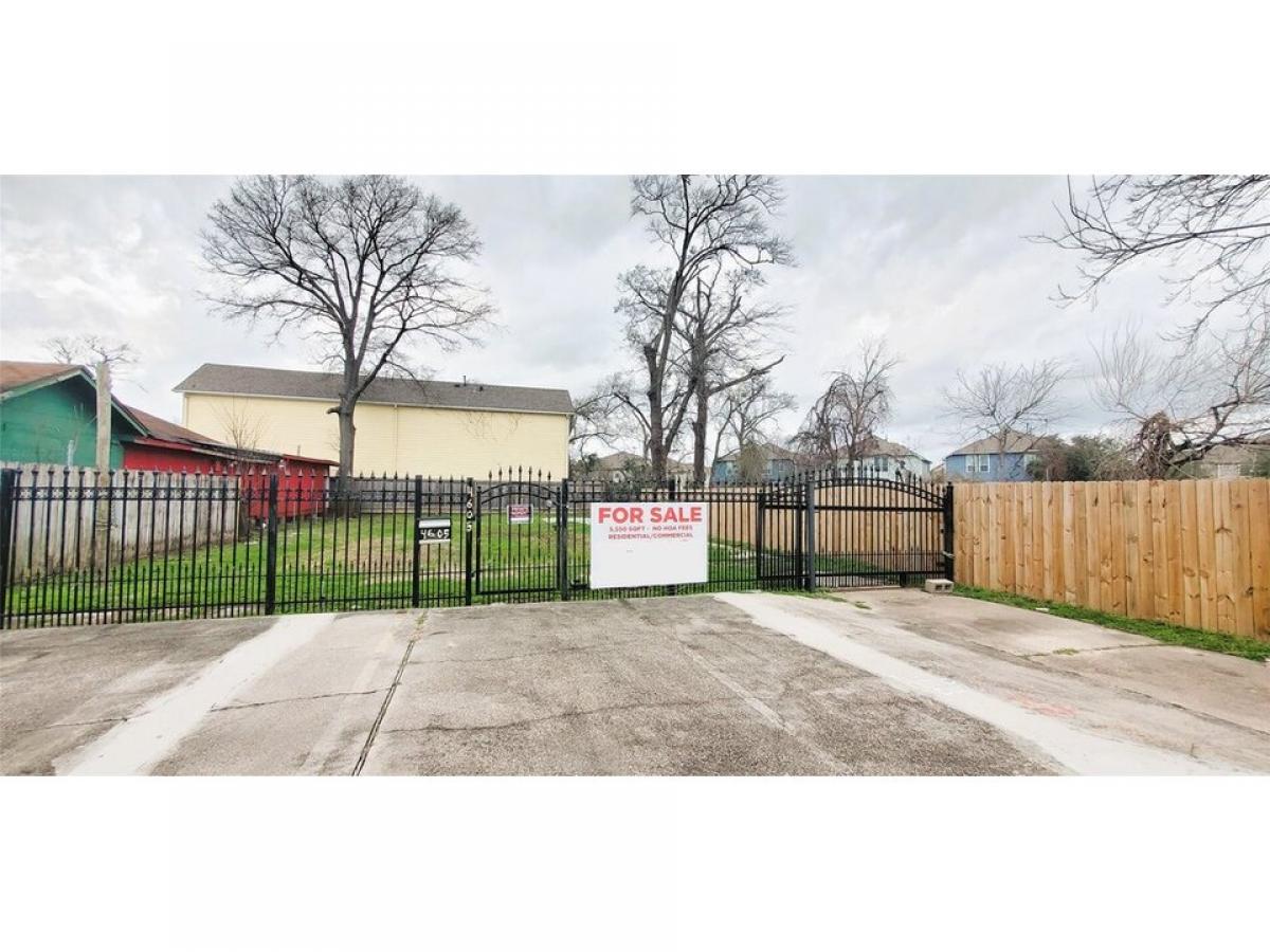 Picture of Residential Land For Sale in Houston, Texas, United States