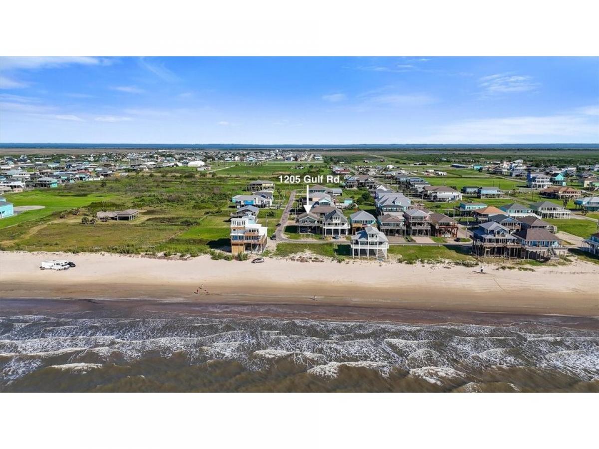 Picture of Home For Sale in Crystal Beach, Texas, United States