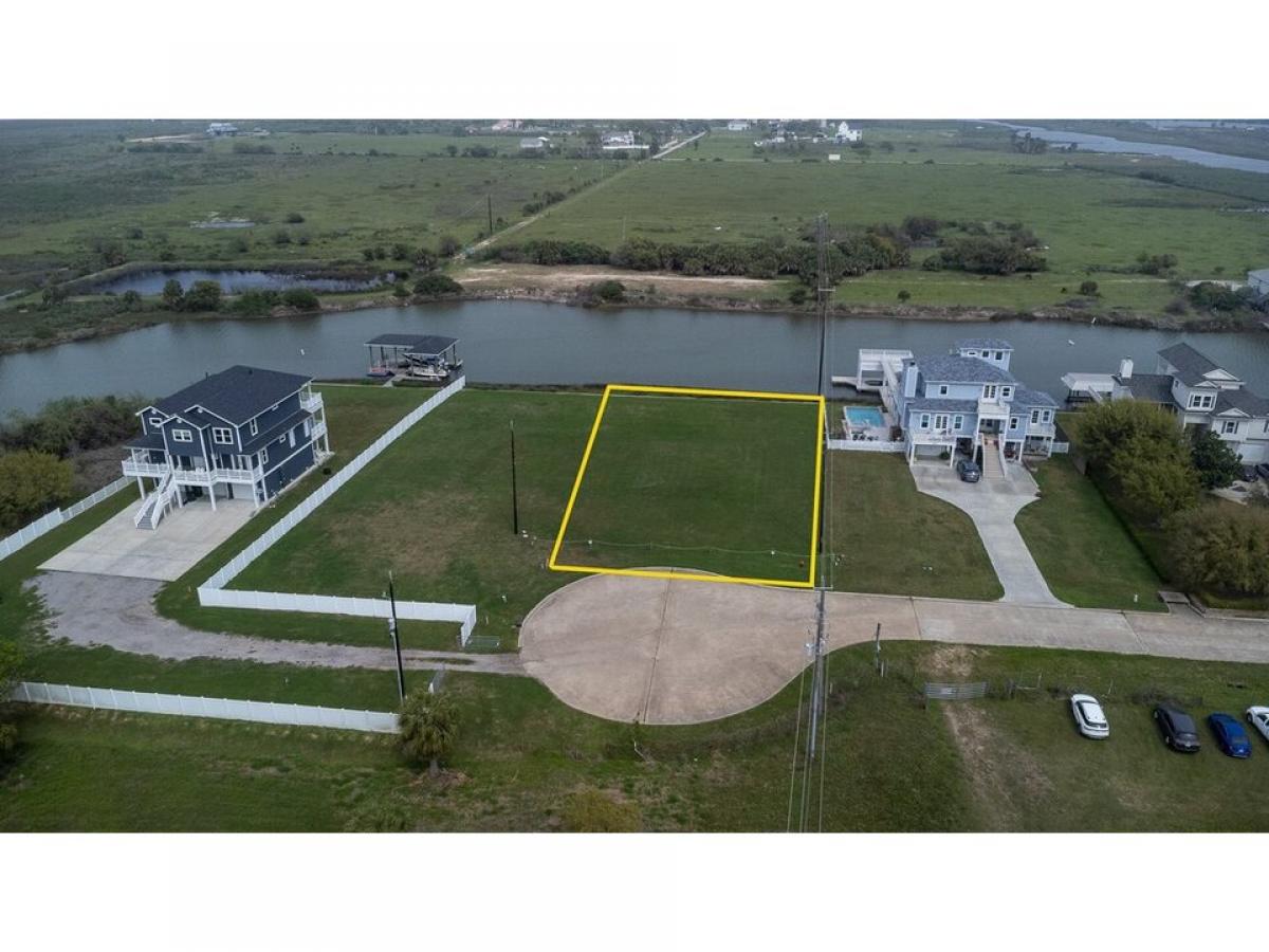 Picture of Residential Land For Sale in Galveston, Texas, United States