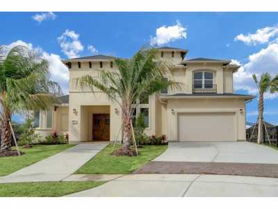 Home For Rent in Kemah, Texas