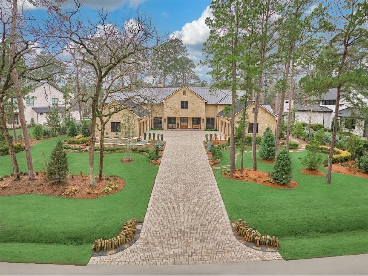 Picture of Home For Sale in Montgomery, Texas, United States