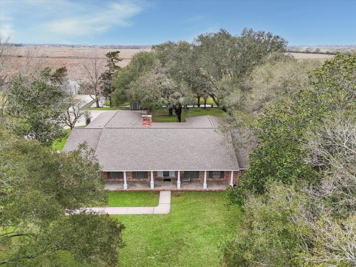 Picture of Home For Sale in Dayton, Texas, United States