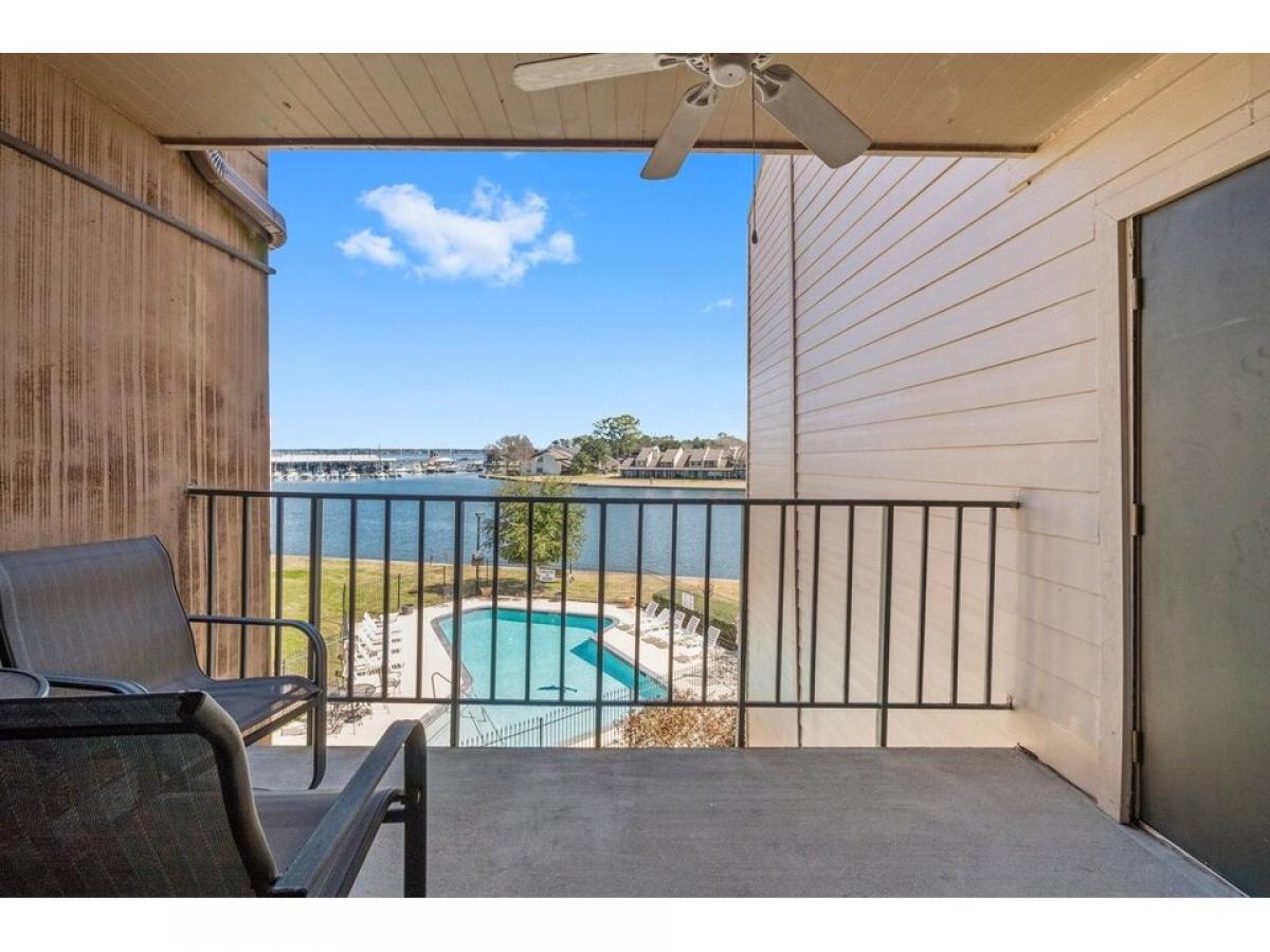 Picture of Home For Sale in Montgomery, Texas, United States