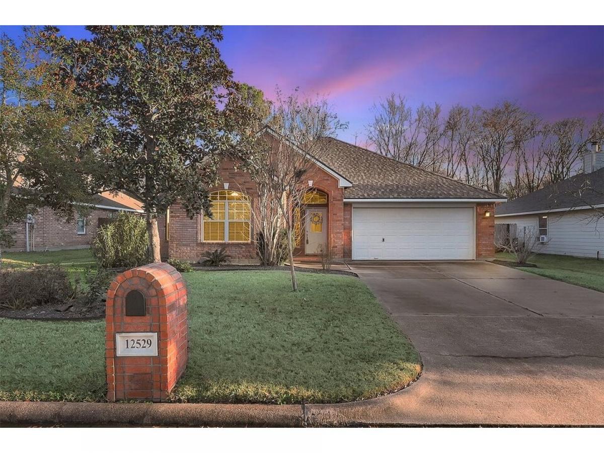 Picture of Home For Sale in Montgomery, Texas, United States