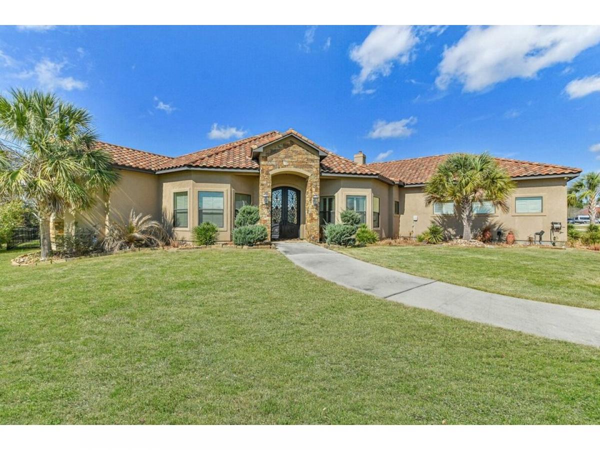 Picture of Home For Sale in Montgomery, Texas, United States