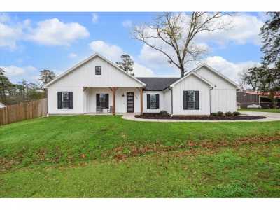 Home For Sale in Huffman, Texas