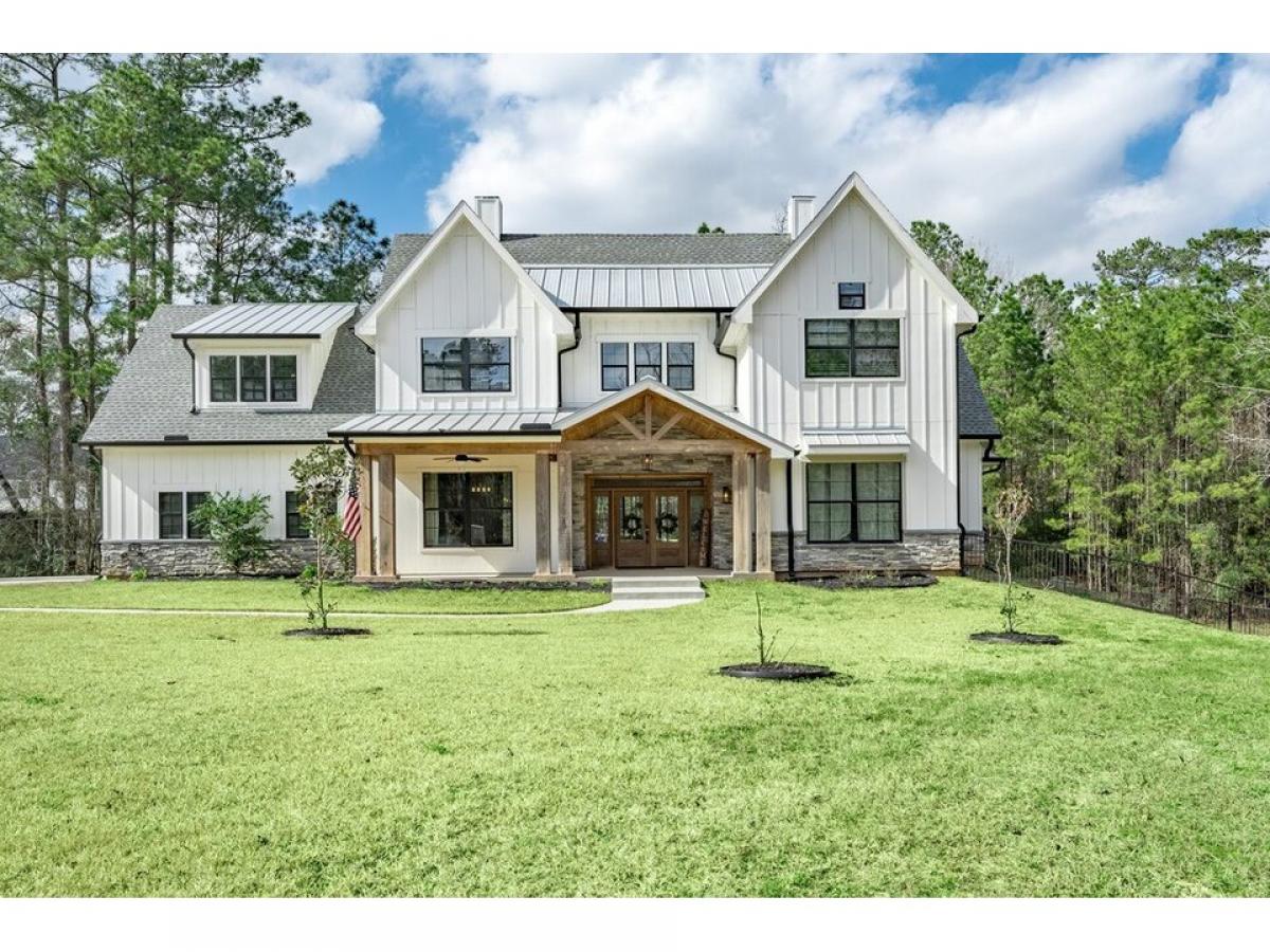 Picture of Home For Sale in Montgomery, Texas, United States