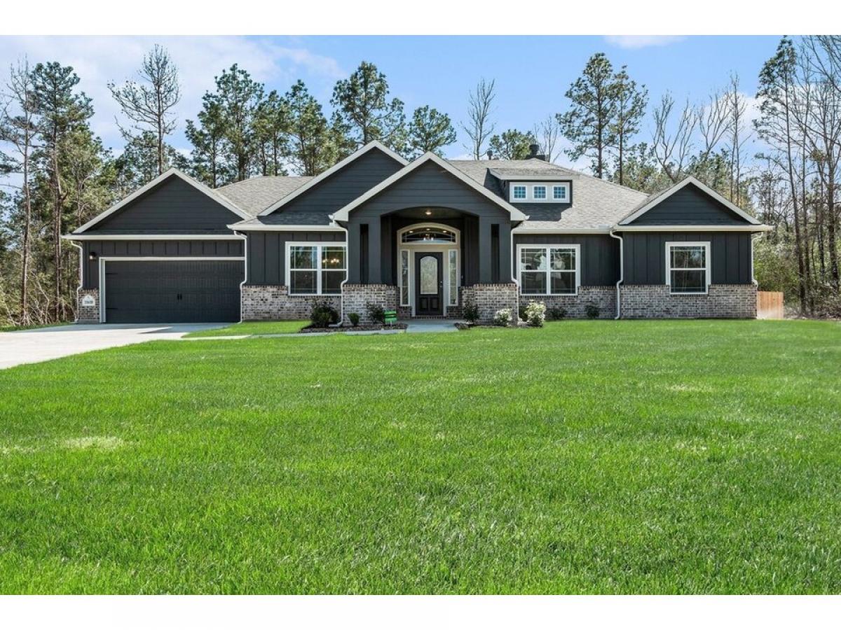 Picture of Home For Sale in Willis, Texas, United States