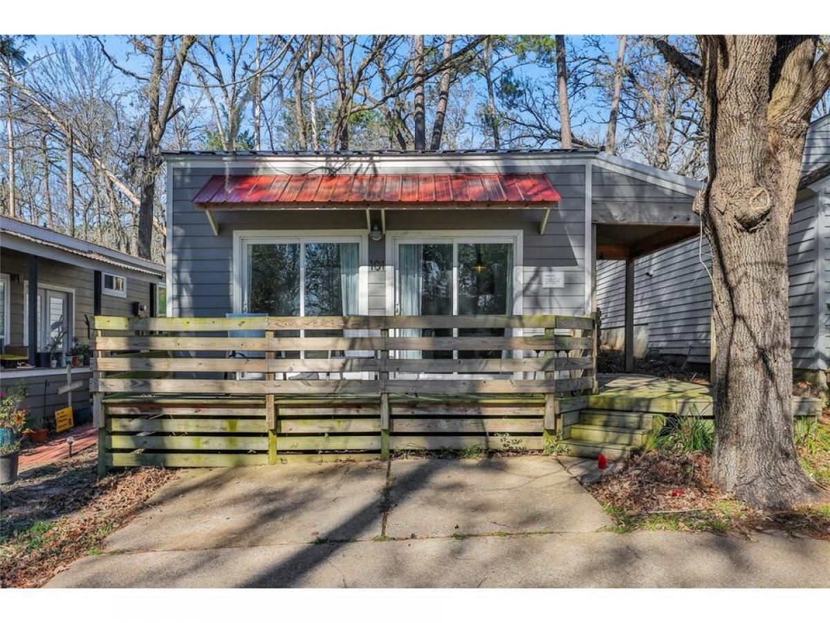 Picture of Home For Sale in Coldspring, Texas, United States